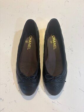 CHANEL Black Ballet Flats (shoes)